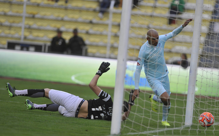 Un delantero para Bolívar