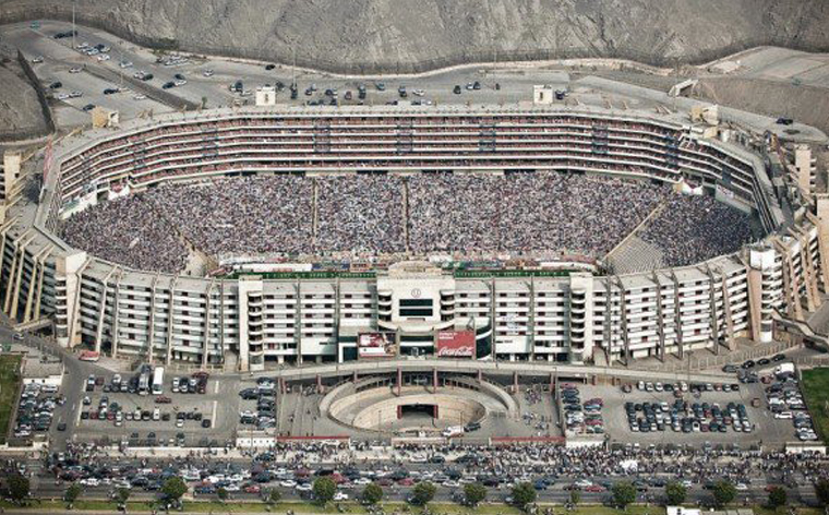 Un gran estadio nos recibe