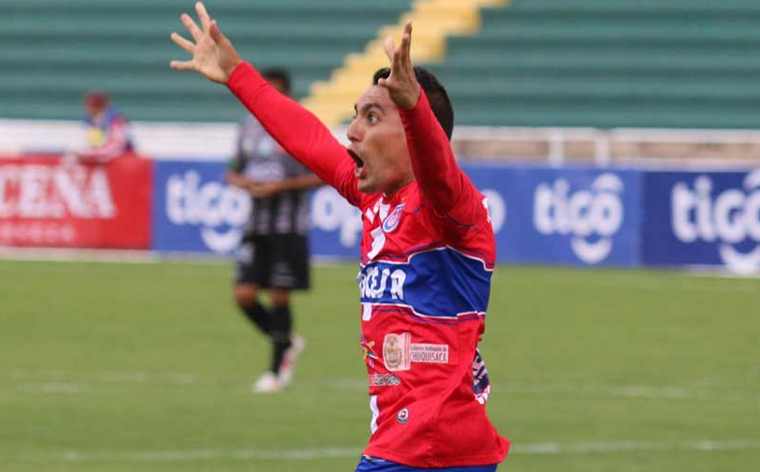 Universitario gana a Oriente 3 a 2 y le pone presión al Tigre