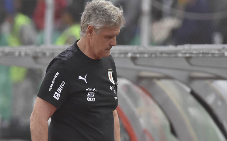 Uruguay compromete su clasificación 