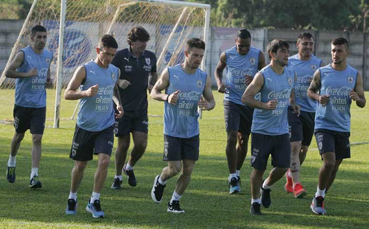 Uruguay entrena en Santa Cruz