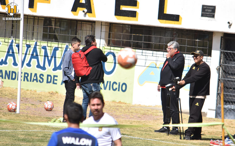 Vamos a conocer al delantero