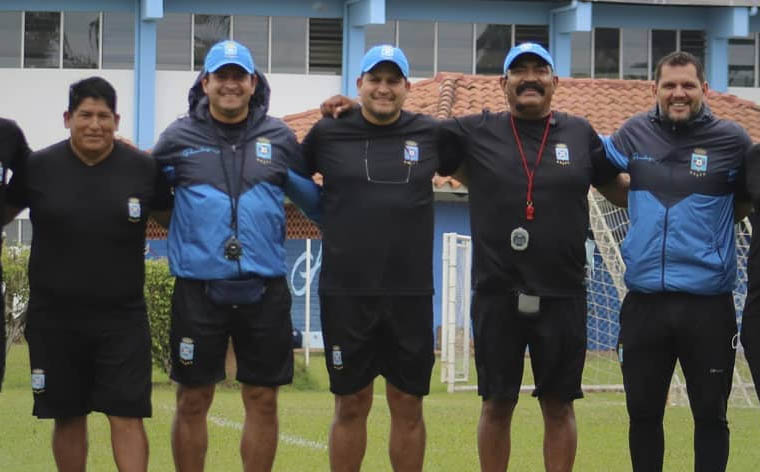 Villegas continuará en Blooming