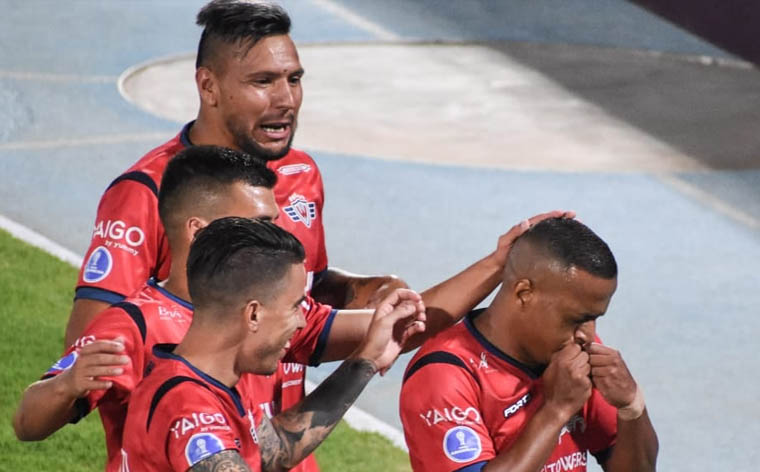 Wilstermann goleó 