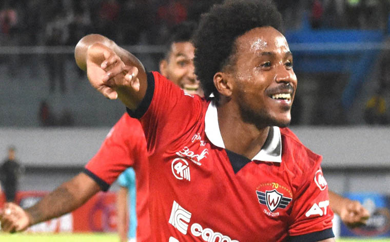 Wilstermann quiere ingresar en la carrera